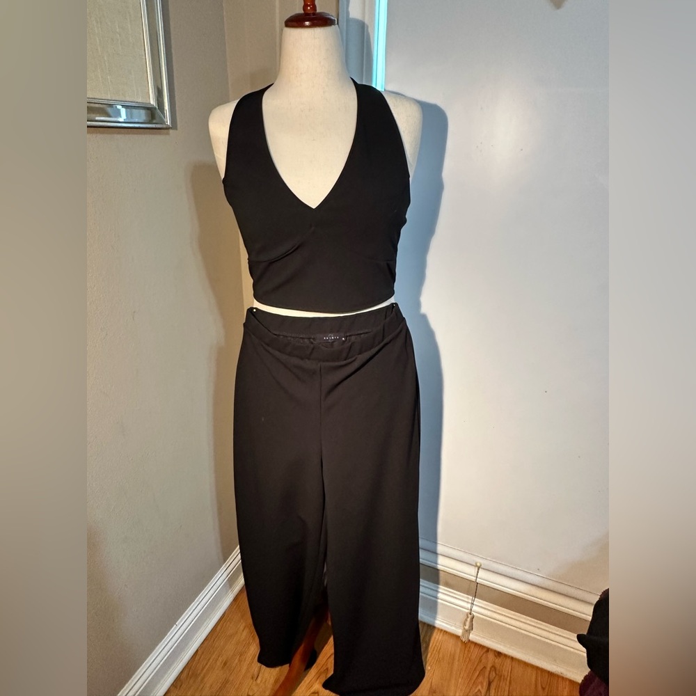 Women's 2 piece halter set black sz Xl  by Saints